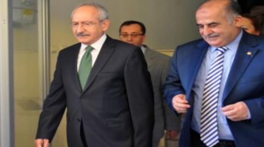Kılı&ccedil;daroğlu'nden Esnafa Sitem: Sizi Bitirmek Isteyen Partilere Oy Veriyorsunuz