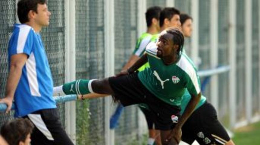 Bursaspor, Tagoe'yi Kiralık Verdi