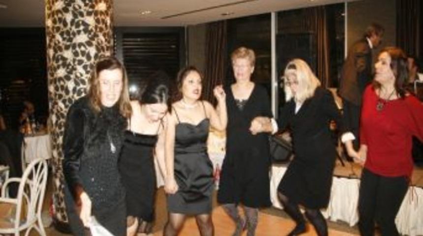 Marmaris'te Diyaliz Hastaları Yılbaşını Erken Kutladı