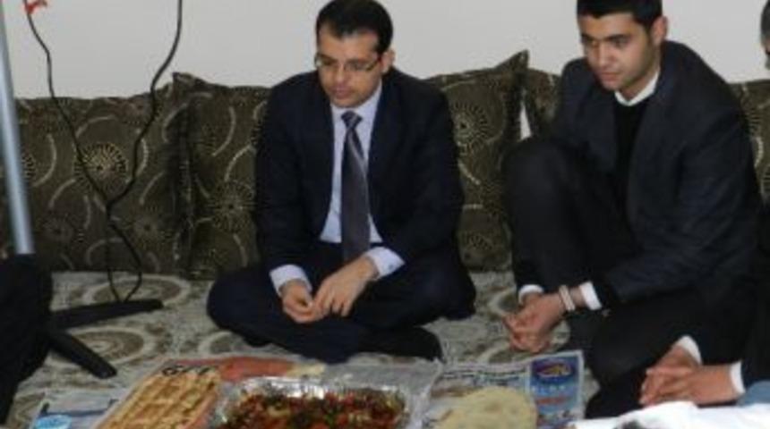 Derik Kaymakamı Demirci Gen&ccedil;lerle Bir Araya Geldi