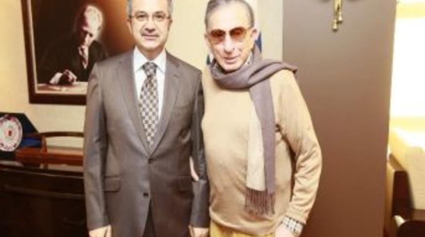 &Uuml;nl&uuml; Tiyatrocu Haldun Dormen Başkan K&ouml;şker'i Ziyaret Etti