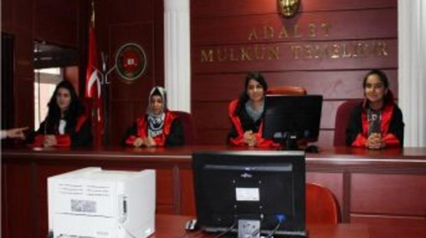 Midyat&rsquo;ta Lise &Ouml;ğrencileri Adliye Sarayını Gezdi