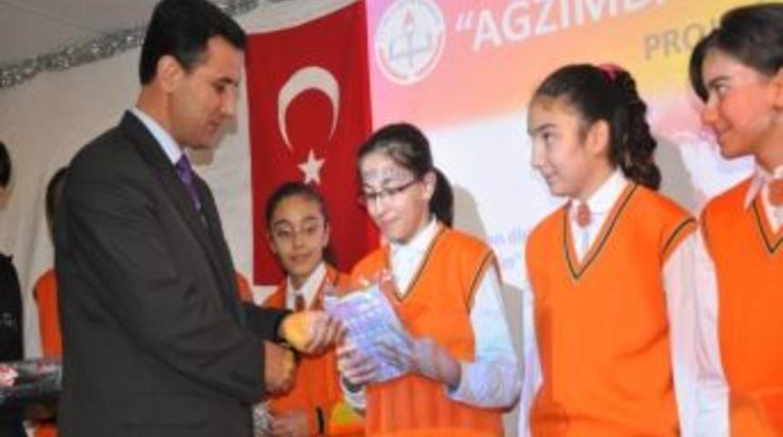 Sen G&uuml;lerken Dişlerin De G&uuml;ls&uuml;n