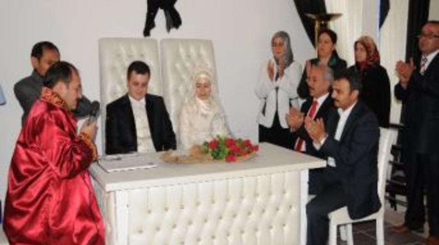 Alaca&rsquo;da 2012 Yılında 196 Nikah Kıyıldı