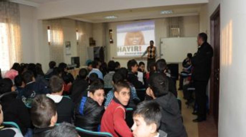 Altındağlı Gen&ccedil;ler Bağımlılık Hakkında Bilgilendirildi