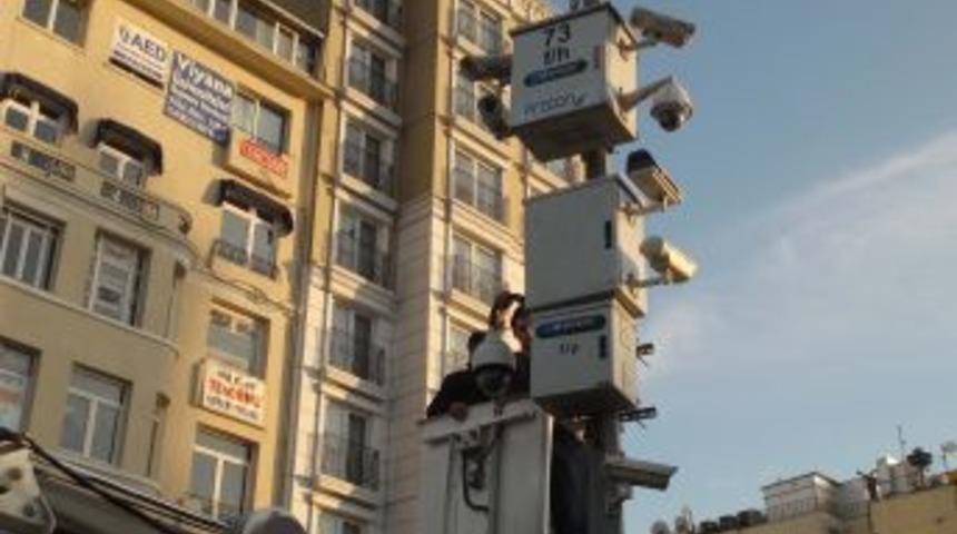 Taksim Meydanı&rsquo;na Ek Mobeseler Yerleştirildi