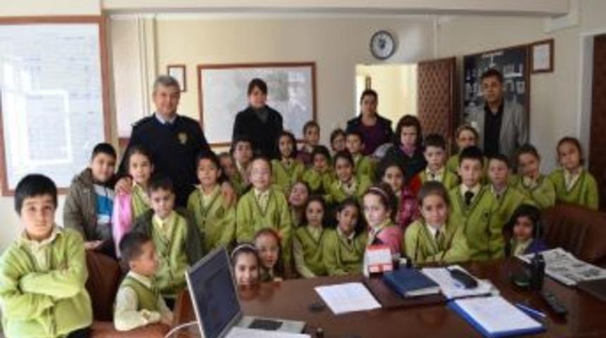 Minik &Ouml;ğrenciler Emniyet M&uuml;d&uuml;rl&uuml;ğ&uuml;n&uuml; Ziyaret Etti