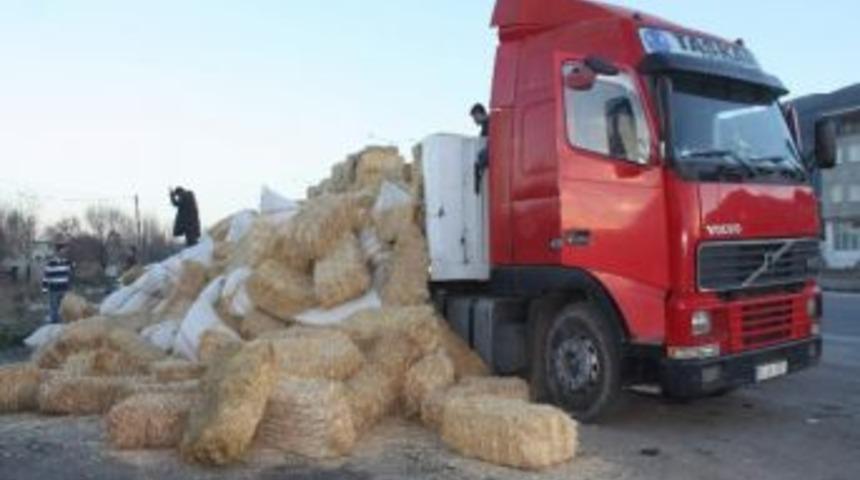 Saman Balyalarının Arasından 400 Kilogram Kubar Esrar &Ccedil;ıktı