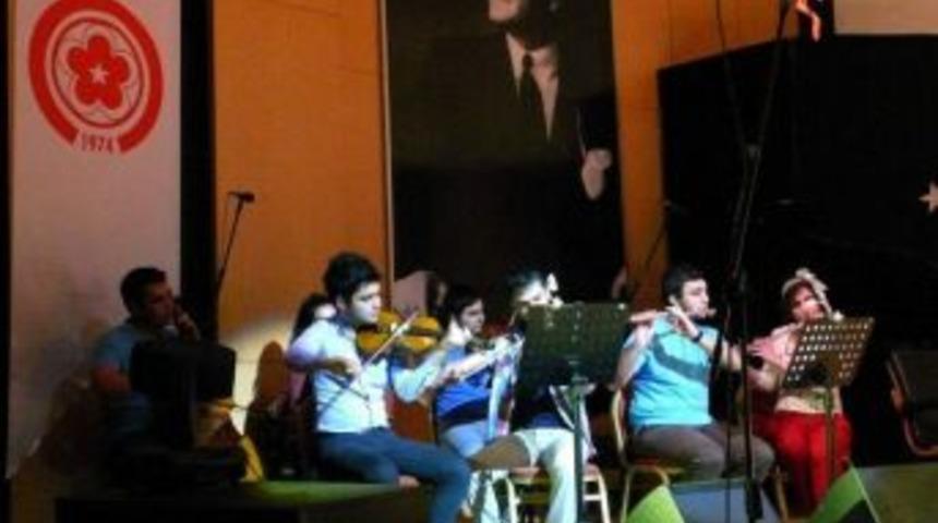 &Ccedil;ocuk M&uuml;zikali Sahnelendi