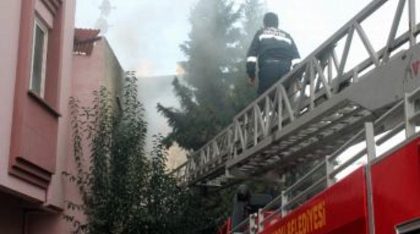 Ev Yangınında Buruk Sevin&ccedil;