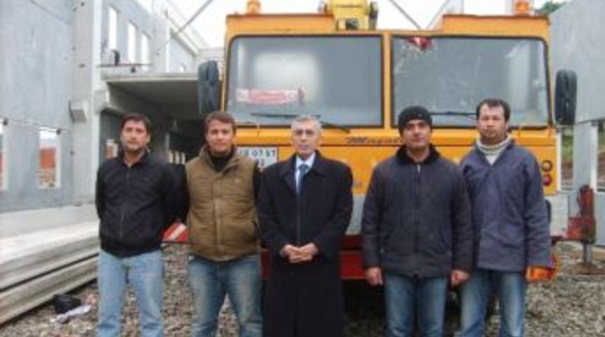 Burhaniye’de Kaymakamdan Okul Seferberliği