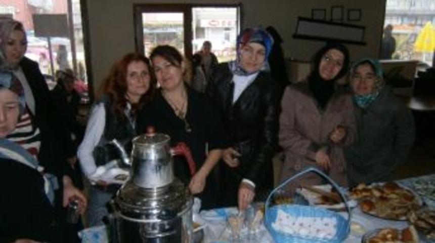 G&ouml;k&ccedil;ebey Atat&uuml;rk İlkokulu'nda Dayanışma Yemeği