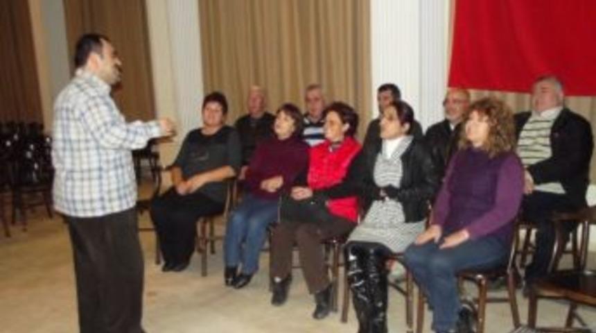 Ayvalıklı Halk M&uuml;ziği Sevenler Kış Konserine Hazırlanıyor