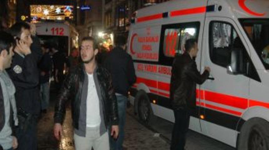 Beyoğlu’nda Bıçaklı Kavga: 3 Yaralı