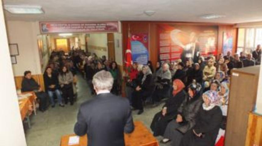 Veliler karne heyecanı yaşadı