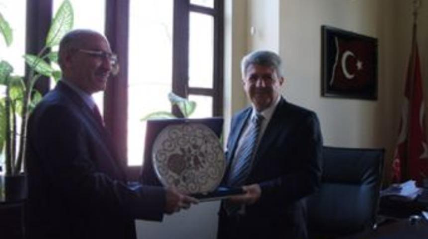 &ldquo; Okul m&uuml;d&uuml;r&uuml; aynı zamanda bir CEO&rsquo; dur&rdquo;