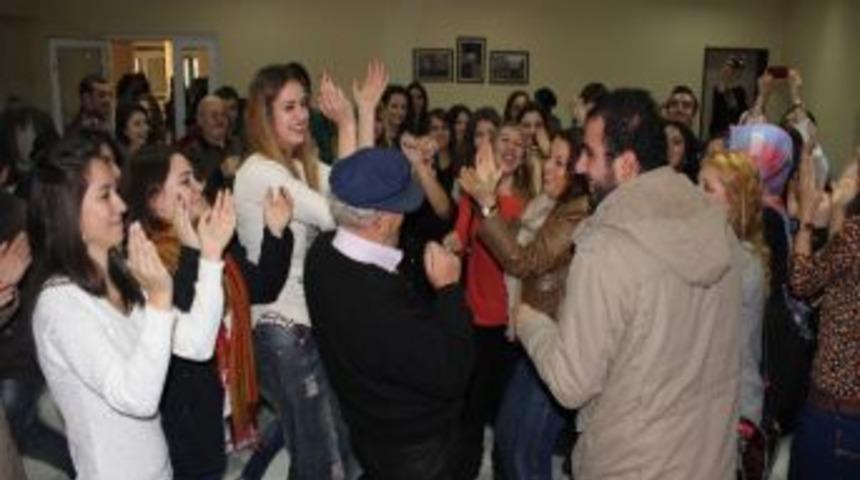 Huzurevi&rsquo;ne Anlamlı &lsquo;yeni Yıl&rsquo; Ziyareti