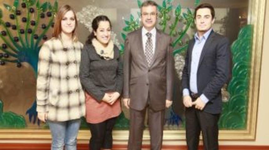 &Uuml;niversitelilerden Başkan K&ouml;şker'e Teşekk&uuml;r