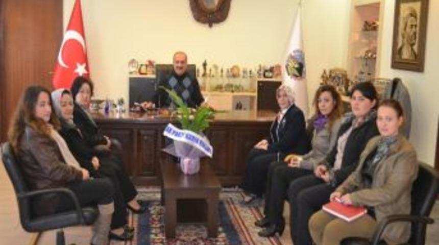 Ak Parti Kadın Kolları Başkan Aşkın'ı Ziyaret Etti