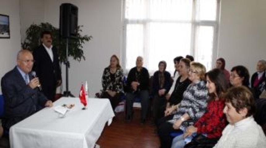 Yenimahalle Belediyesi İkinci Bahar K&uuml;lt&uuml;r Ve Dayanışma Merkezi &Uuml;yelerinden Yılbaşı Partisi