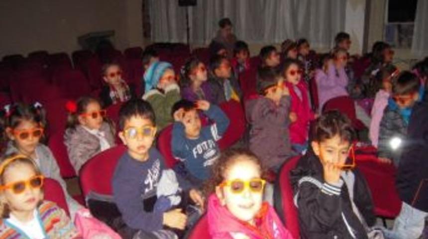 Anaokulu &Ouml;ğrencilerinin 4 Boyutlu Sinema Keyfi