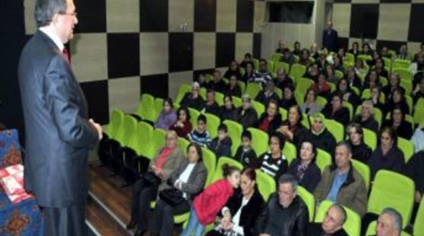 Chp&rsquo;li Kadınlardan Tiyatro Etkinliği