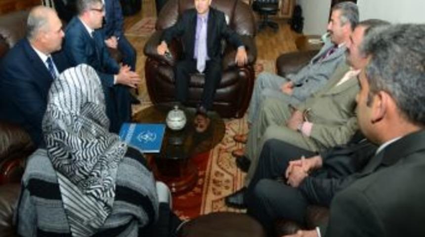 Hizmet İş&rsquo;ten Korkut&rsquo;a İnce Jest