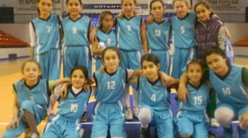Basketbol Turnuvasına İlk Kez Katıldılar İl &Uuml;&ccedil;&uuml;nc&uuml;s&uuml; Oldular