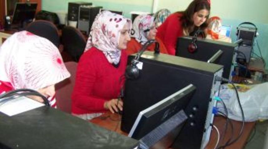 K&ouml;y Okulu Velilerine Bilgisayar Kursu