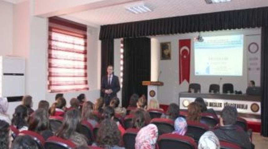 Ne&uuml;&rsquo;de &lsquo;ab Ve Yurt Dışı Eğitim Fırsatları&rsquo; Konulu Seminer