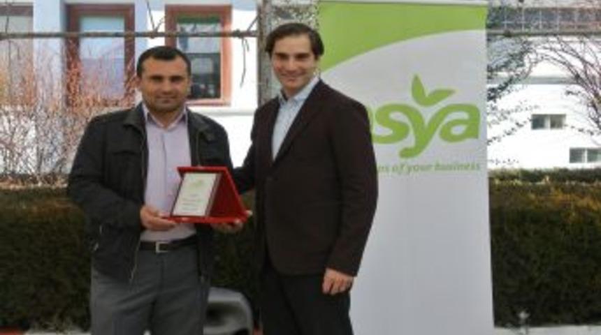 Asya, En &Ccedil;ok Elma Aldığı &Ccedil;ift&ccedil;ileri &Ouml;d&uuml;llendirdi