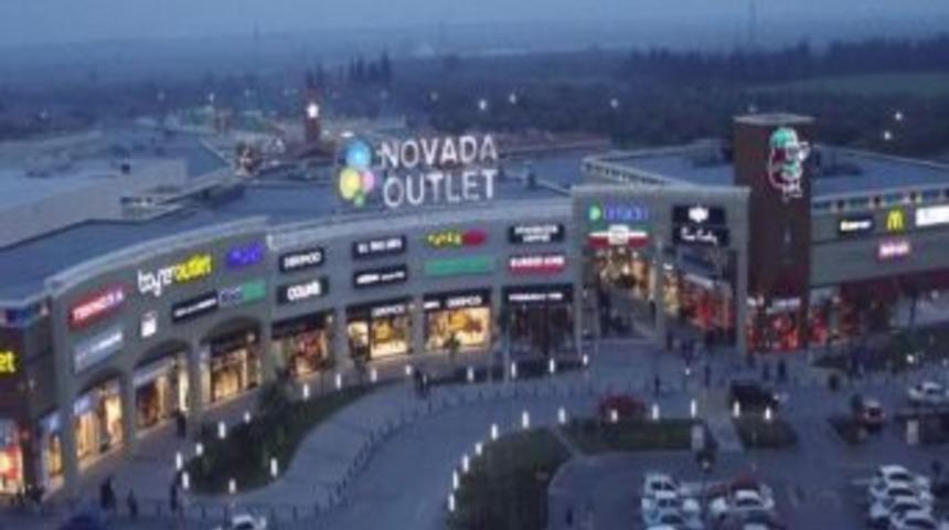 Novada Outlet S&ouml;ke Yeni Yılda Işıl Işıl Ve Farklı