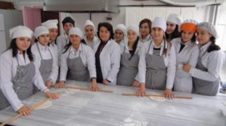 Yozgat'ta Diplomalı Aş&ccedil;ılar Yetişiyor