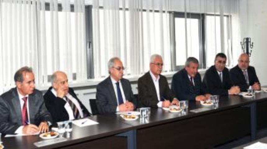 Suriyeli Muhalifler CHP'yi Ziyaret Etti