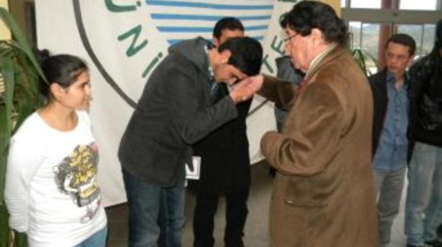 Datçalı Hayırsever Işadamı Üniversitelilere Burs Veriyor