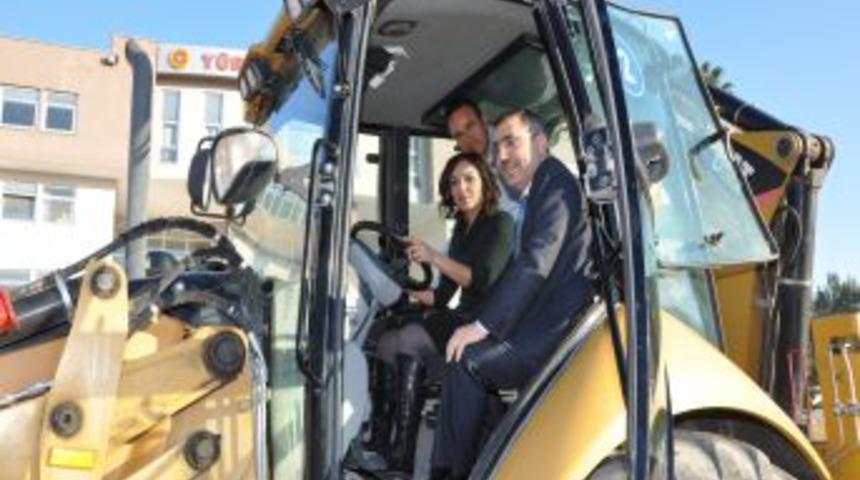 Kep&ccedil;e Operat&ouml;r&uuml; Kadın G&ouml;renleri Şaşırtıyor