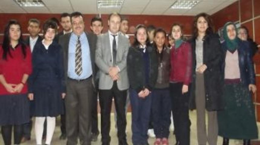 &Ccedil;elebi İl&ccedil;esinde Şiir Dinletisi D&uuml;zenlendi