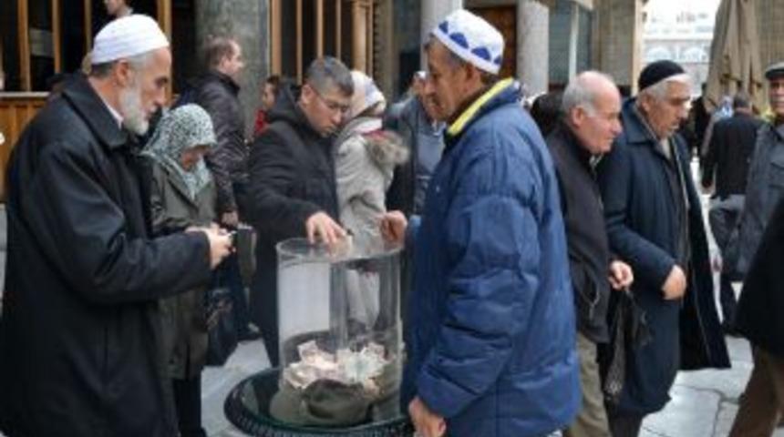 Cuma Hutbesinde Suriye Halkına Yardım &Ccedil;ağrısı Yapıldı