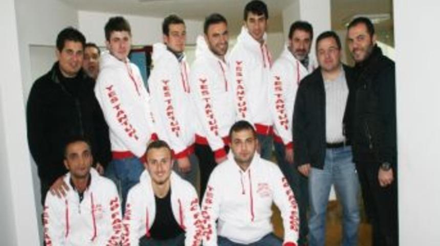 Silvanlı Esnaftan Gen&ccedil;likspor'a Destek