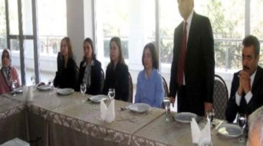 G&ouml;n&uuml;l El&ccedil;ileri Projesi Tanıtıldı