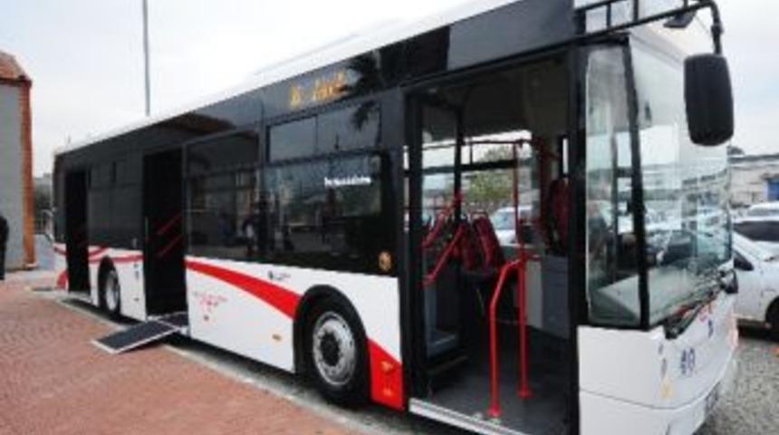 İzmir&rsquo;e 300 Yeni Otob&uuml;s Daha Geliyor