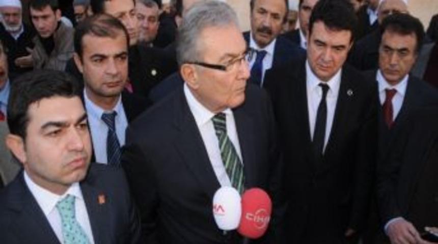 Deniz Baykal, El&ccedil;i'nin Taziyesine Katılmak &Uuml;zere Cizre'ye Geldi