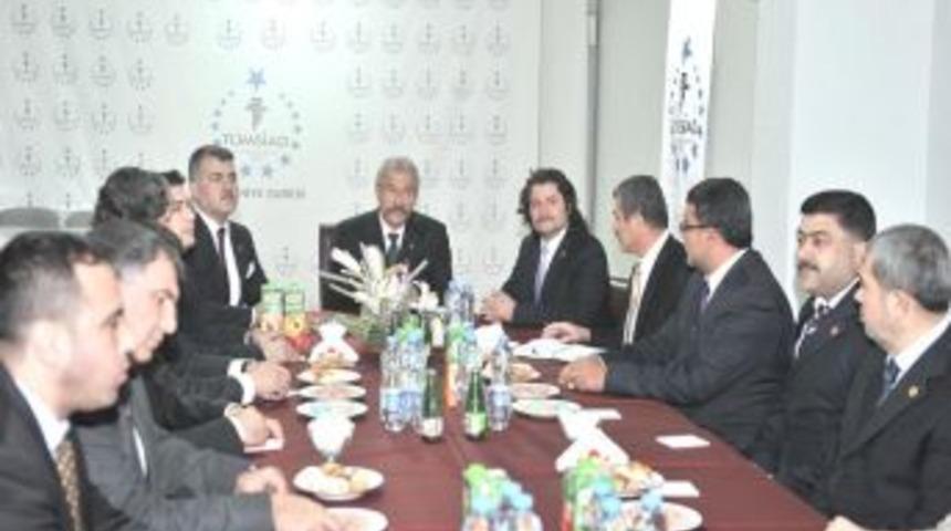 Vali Cerrah, 'Rüyalar Şehri 2023 Osmaniye Projesi'ni Izledi