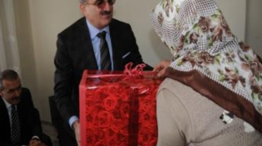 Eyy Modeli İle Yapılan Evler Hak Sahiplerine Teslim Edildi