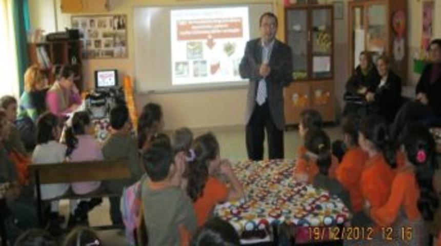 Anne &Ccedil;ocuk El Ele Ambalajlar Geri D&ouml;n&uuml;ş&uuml;me