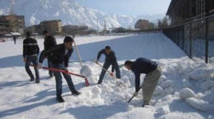 Şehir Stadyumu K&uuml;reklerle Temizlendi