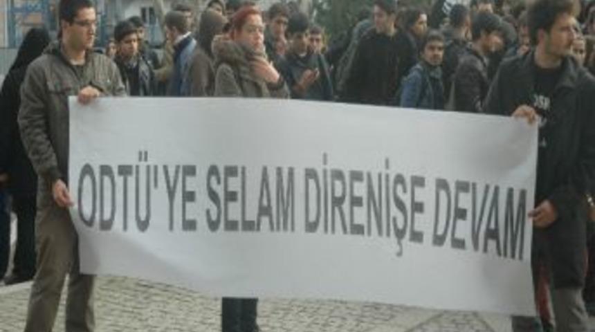 İ&uuml; &Ouml;ğrencilerinden &ldquo;odt&uuml;&rdquo; &Ouml;ğrencilerine Destek