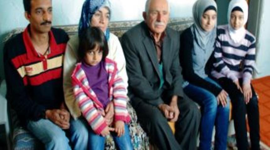 Savaştan Ka&ccedil;tı Osmaniye'deki Babasına Sığındı