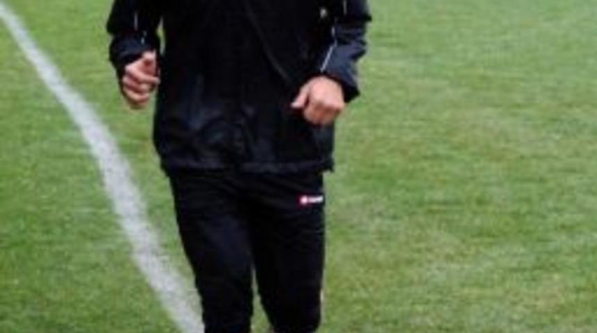 Burak &Ccedil;alık Yeniden Adanaspor'da