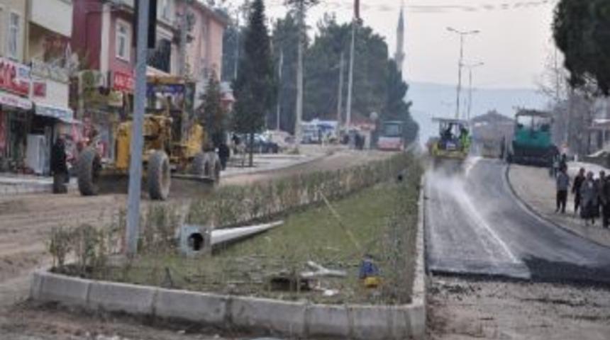 Erbaa&rsquo;da Asfalt Yol &Ccedil;alışmaları